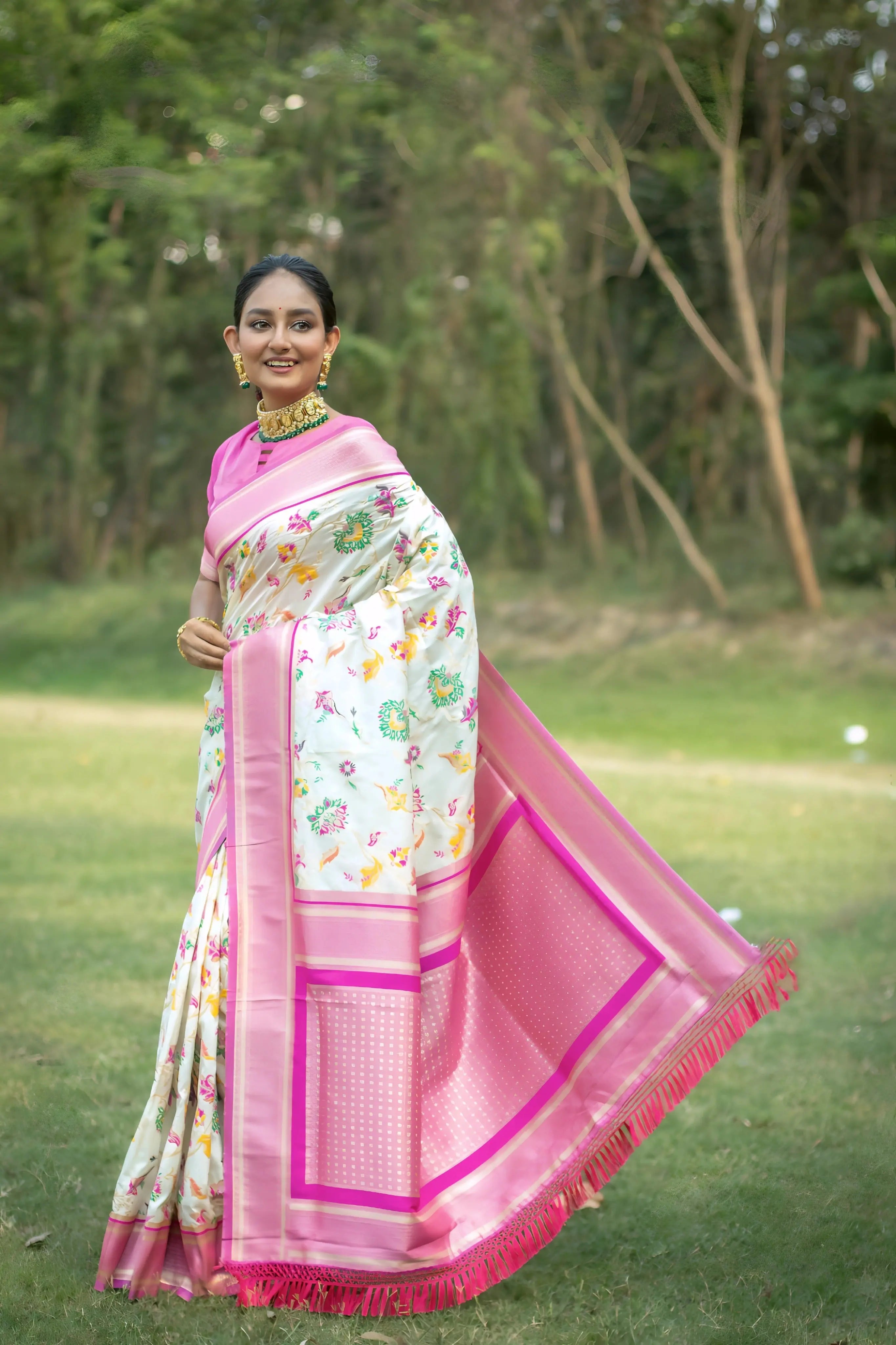 White Soft Banarasi Silk Zari Weaving Saree